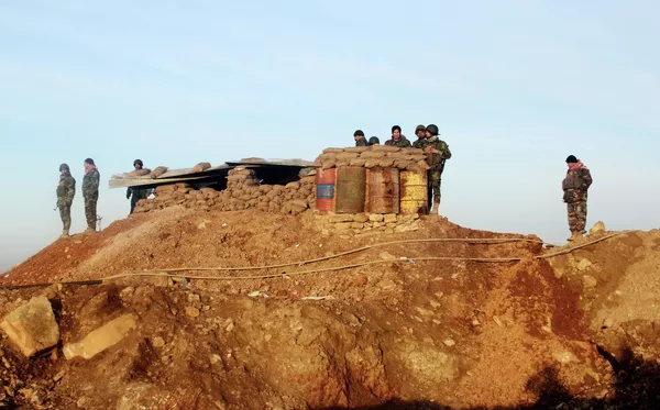 Les peshmerga kurdes lors de la bataille du barrage de Mossoul Les peshmerga kurdes lors de la bataille du barrage de Mossoul - Sputnik Afrique