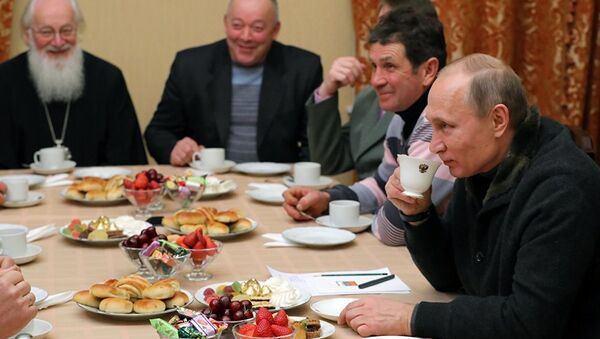 Путин с новгородскими рыбаками - Sputnik Afrique
