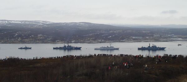 Парад кораблей Северного флота 9 мая 2010 года Парад кораблей Северного флота 9 мая 2010 года - Sputnik Afrique