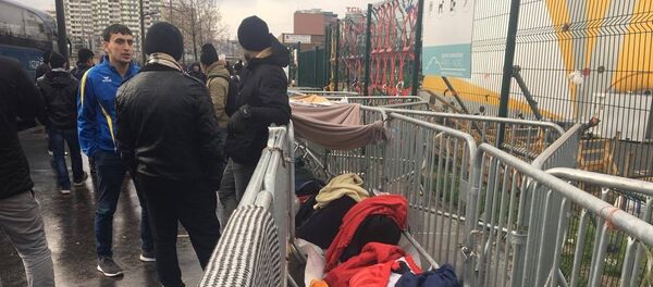 Devant le Centre Humanitaire de Paris - Sputnik Afrique