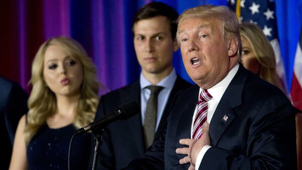Republican presidential candidate Donald Trump is joined by his daughter Tiffany, left, and son-in-law Jared Kushner as he speaks during a news conference at the Trump National Golf Club Westchester,  June 7, 2016, in Briarcliff Manor, NY. - Sputnik Afrique