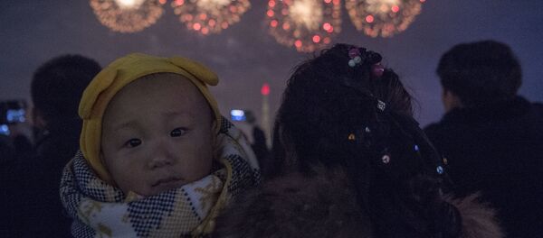 Фейерверк на площади имени Ким Ир Сена в Пхеньяне - Sputnik Afrique