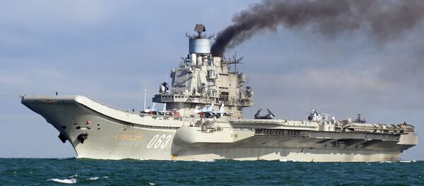 Тяжёлый авианесущий крейсер Адмирал Флота Советского Союза Кузнецов во время прохода авианосной группы Северного флота России через пролив Ла-Манш. - Sputnik Afrique