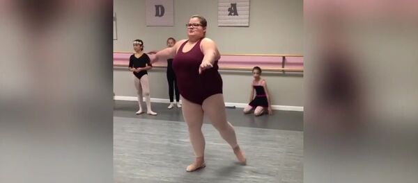 Ballerine en surpoids: «les stéréotypes sont là pour être cassés» - Sputnik Afrique