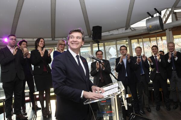 Arnaud Montebourg, champion du patriotisme économique, a-t-il dit non au Frexit? Arnaud Montebourg, champion du patriotisme économique, a-t-il dit non au Frexit? - Sputnik Afrique