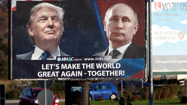 Plakat mit Trump und Putin, Montenegro - Sputnik Afrique