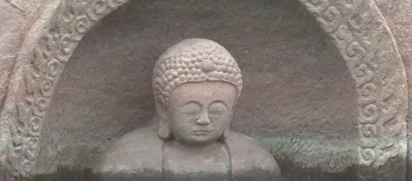 Un Bouddha noyé il y a 600 ans émerge de l'eau en Chine - Sputnik Afrique