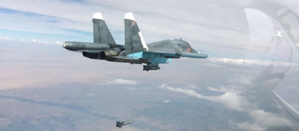 Истребитель-бомбардировщик Су-34 в Сирии Истребитель-бомбардировщик Су-34 в Сирии - Sputnik Afrique