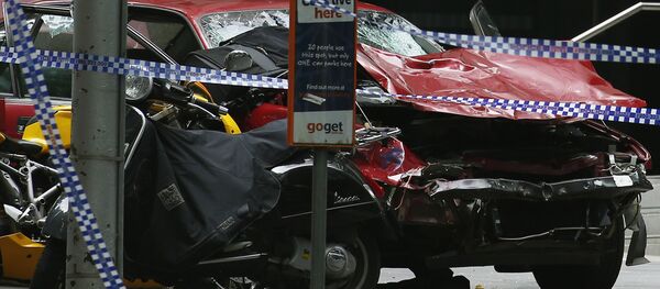 Une voiture fonce sur la foule à Melbourne - Sputnik Afrique