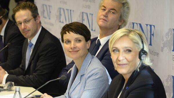 Marcus Pretzell, Geert Wilders, Frauke Petry et Marine Le Pen à Coblence - Sputnik Afrique