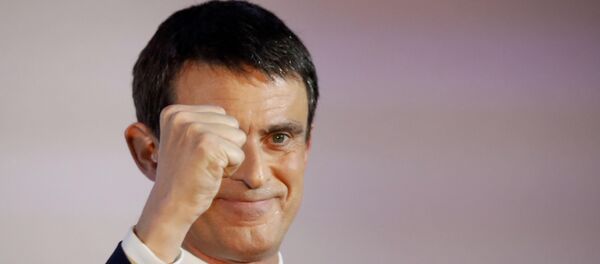 Former French Prime Minister and candidate Manuel Valls reacts after the results in the first round of the French left's presidential primary election in Paris - Sputnik Afrique