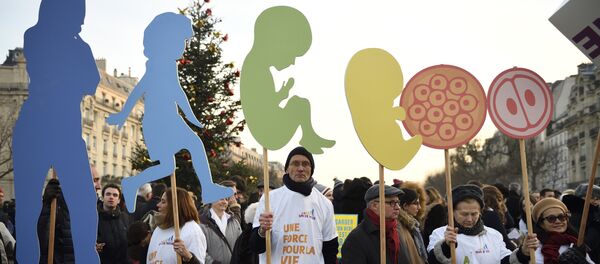 Une marche contre l’avortement réunit des milliers de participants à Paris - Sputnik Afrique
