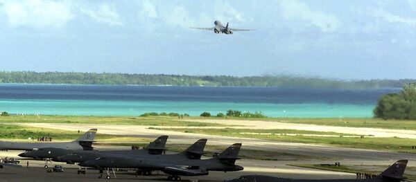 Des Rockwell B-1 Lancer sur la piste de la base militaire de Diego Garcia en 2001 Des Rockwell B-1 Lancer sur la piste de la base militaire de Diego Garcia en 2001 - Sputnik Afrique