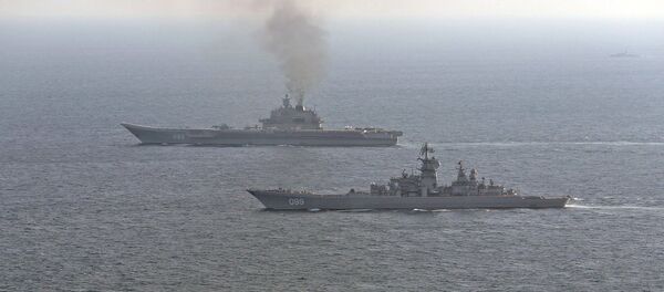 Британские ВМС и ВВС сопровождают российские корабли Петр Великий и Адмирал Кузнецов - Sputnik Afrique