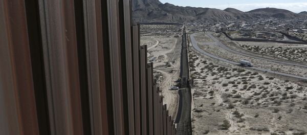 Le mur de Trump et le destin des clandestins mexicains aux États-Unis - Sputnik Afrique