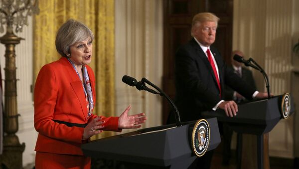 La première-ministre britannique Theresa May et le présdent américain Donqld Trump - Sputnik Afrique