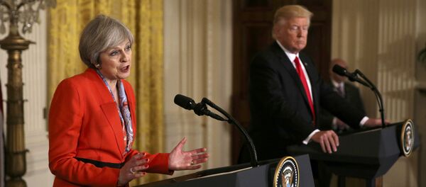 La première-ministre britannique Theresa May et le présdent américain Donqld Trump La première-ministre britannique Theresa May et le présdent américain Donqld Trump - Sputnik Afrique