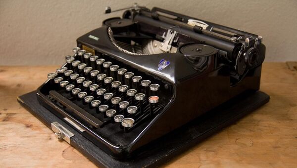 une vieille machine à écrire, image d'illustration - Sputnik Afrique