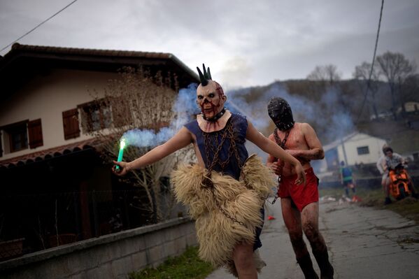 Carnaval diabolique au Pays basque - Sputnik Afrique