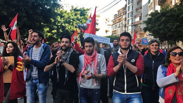 Une manifestation pacifique des militants du Parti communiste libanais - Sputnik Afrique