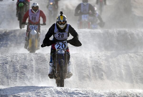 Région de Moscou: une coupe de motocross en hommage au pilote Tchkalov Région de Moscou: une coupe de motocross en hommage au pilote Tchkalov - Sputnik Afrique