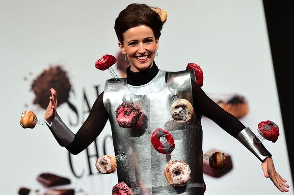Défilé de robes en chocolat à Bruxelles - Sputnik Afrique