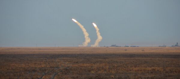 Ukrainian missile complexes launch medium range guided missiles during military drills in southern Kherson region bordering Crimea, Ukraine, December 1, 2016 - Sputnik Afrique