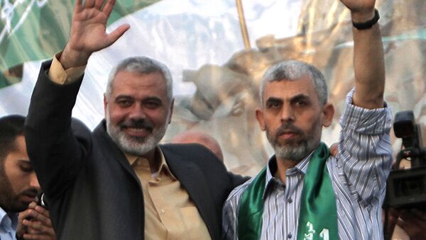 Ismaël Haniya (à gauche) et Yahya Sinwar (à droite), après sa libération en 2011 - Sputnik Afrique