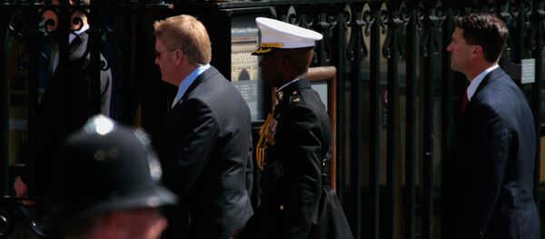 Une valise nucléaire portée par un officier US - Sputnik Afrique