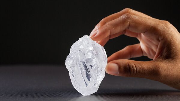 At 1109-carats, Lesedi la Rona is the largest gem-quality rough diamond to be discovered in over a century and the largest rough diamond in existence today. - Sputnik Afrique