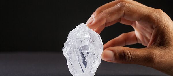 At 1109-carats, Lesedi la Rona is the largest gem-quality rough diamond to be discovered in over a century and the largest rough diamond in existence today. - Sputnik Afrique