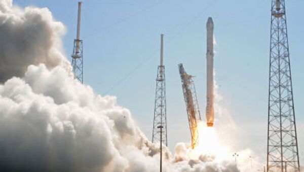Ракета Falcon 9 стартует с мыса Канаверал - Sputnik Afrique