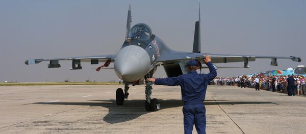 Истребитель СУ-35 перед выступлением в день Военно-воздушных сил в Липецке. - Sputnik Afrique