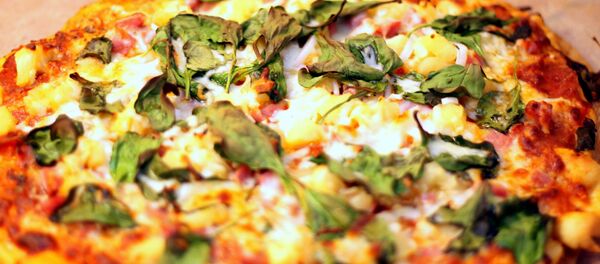 Une pizza à l'ananas - Sputnik Afrique