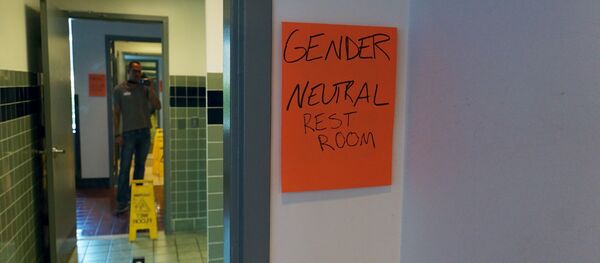 Toilettes pour les personnes transgenres - Sputnik Afrique