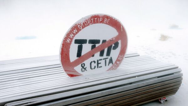 Une insigne Contre le TTIP et le CETA - Sputnik Afrique