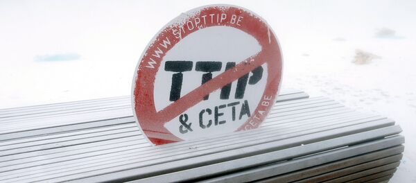 Une insigne Contre le TTIP et le CETA - Sputnik Afrique