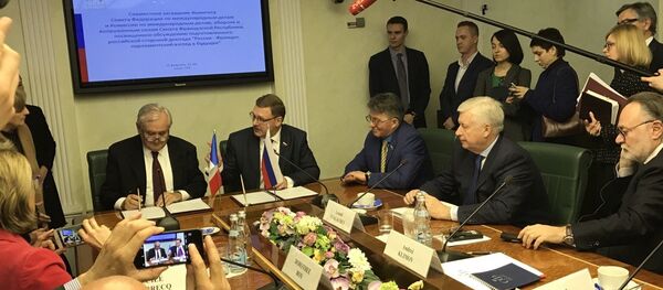 Les sénateurs russes et français signent un protocole de coopération - Sputnik Afrique