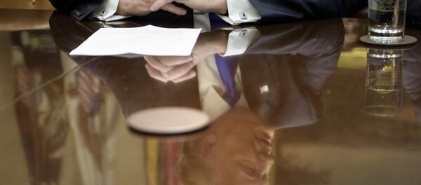 Les États de New York et Washington contesteront le décret de Trump sur l’immigration - Sputnik Afrique