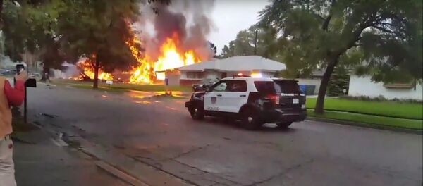 3 Killed, 2 Survivors, After Small Plane Crashes Into Riverside Neighborhood - Sputnik Afrique