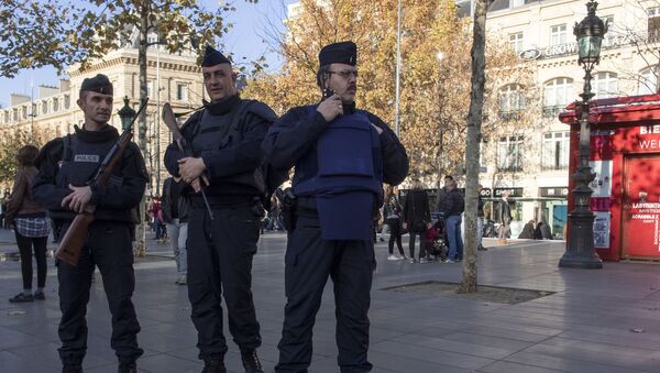 Усиленные наряды полиции на Площади Республики в Париже - Sputnik Afrique