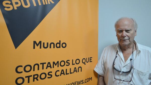 Sasha Tolstói, bisnieto del gran escritor ruso, visita la redacción de Sputnik en Montevideo - Sputnik Afrique