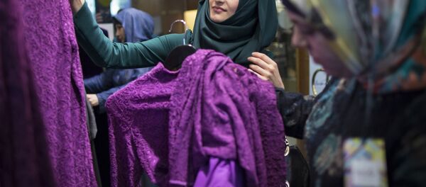 Frauen in einem Niqab-Shop - Sputnik Afrique