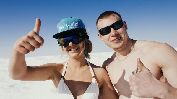 Les «plages» blanches du Baïkal: venez bronzer au frais! - Sputnik Afrique