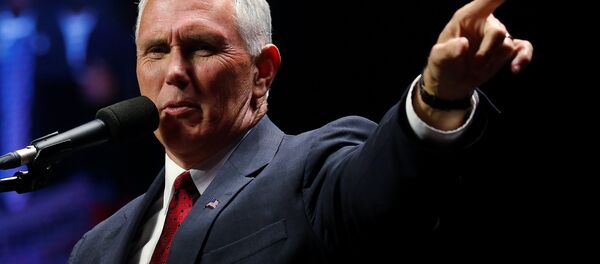 Republican vice presidential nominee Mike Pence attends a campaign rally in Manchester, New Hampshire, U.S. November 7, 2016 - Sputnik Afrique