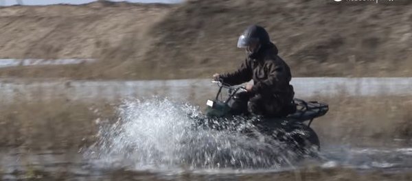 Une moto tout-terrain testée en Russie - Sputnik Afrique