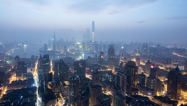 This picture taken early on September 9, 2016, shows the financial district of Pudong in Shanghai - Sputnik Afrique