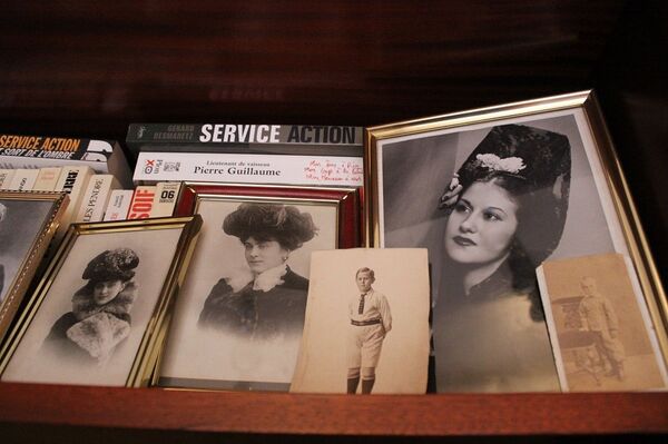 Les photos en noir et blanc des membres de la famille Dobrynine - Sputnik Afrique