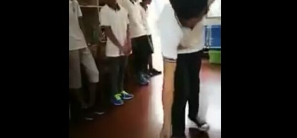 Ce professeur chinois sait comment punir les élèves modernes - Sputnik Afrique