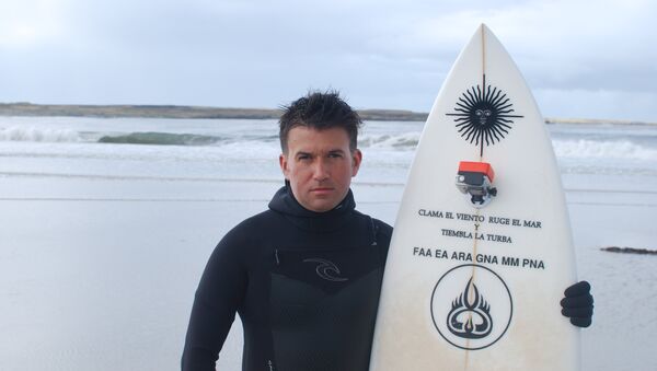 Ezequiel Martel se prepara para surfear en Malvinas - Sputnik Afrique